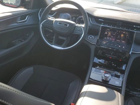 New 2025 Jeep Grand Cherokee L Altitude image 12