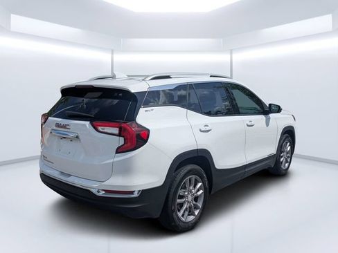 Used 2024 GMC Terrain SLT FWD image 3