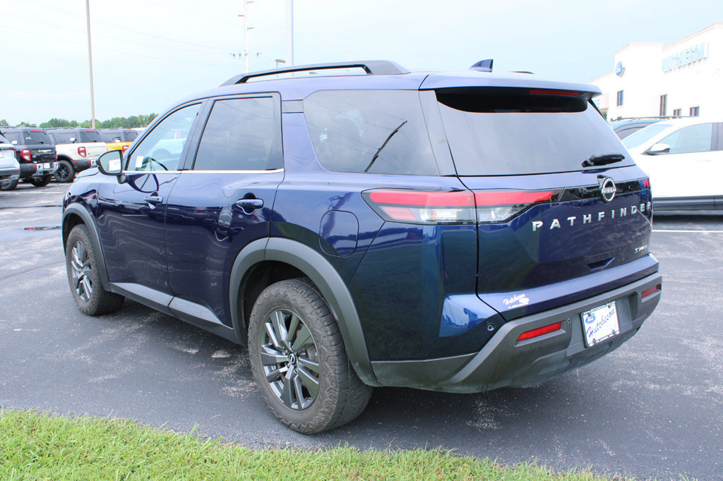 Used 2022 Nissan Pathfinder SV AWD/4WD image 7