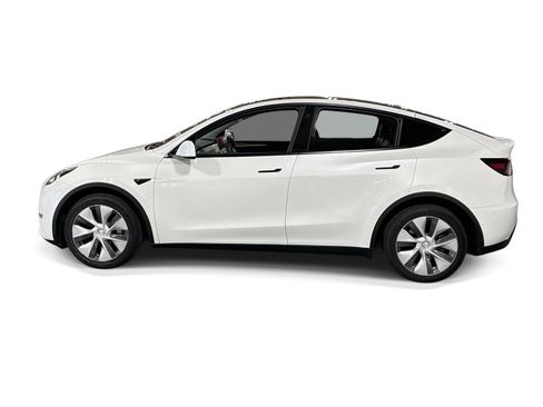 Certified 2023 Tesla Model Y Long Range AWD/4WD image 3
