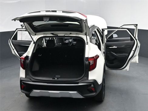 New 2026 Kia Seltos S image 16