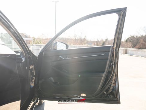 Used 2018 Honda Accord Touring image 43