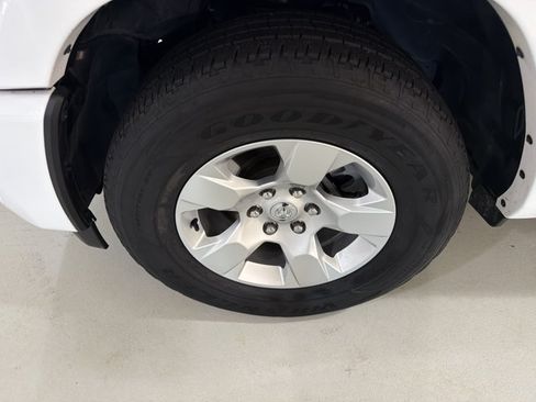Used 2025 RAM 1500 Big Horn AWD/4WD image 11