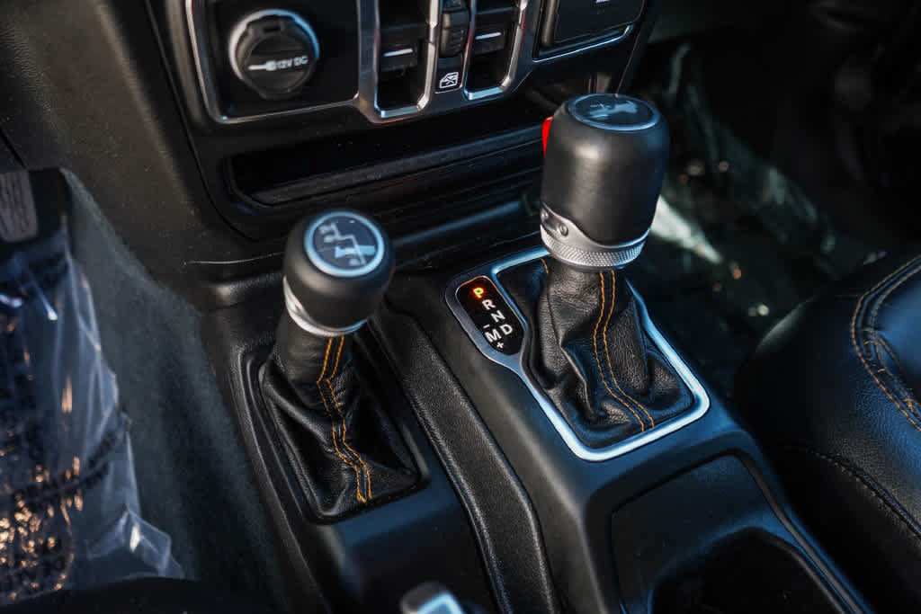 Used 2022 Jeep Wrangler Unlimited Sahara AWD/4WD image 21