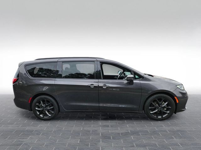 Used 2022 Chrysler Pacifica Limited w/ S Appearance Package FWD image 4