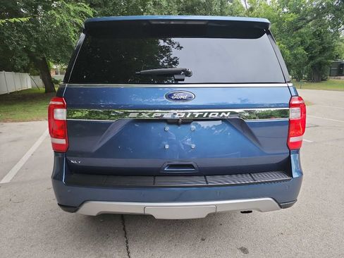 Used 2018 Ford Expedition XLT image 9