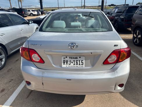 Used 2010 Toyota Corolla LE FWD image 4