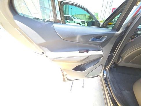 Used 2022 Chevrolet Equinox RS w/ RS Leather Package FWD image 22