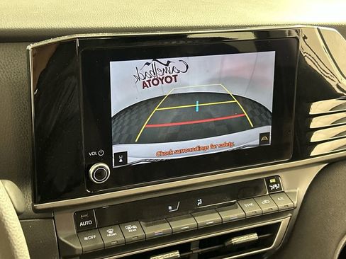 Used 2025 Toyota Camry LE image 17