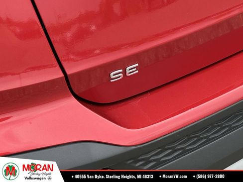 Used 2023 Volkswagen Taos SE w/ Panoramic Sunroof Package AWD/4WD image 10