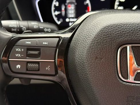Used 2025 Honda Pilot Touring image 12