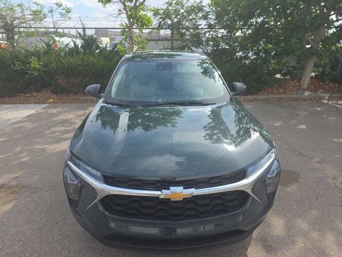 Used 2025 Chevrolet Trax LS w/ Driver Confidence Package FWD image 9