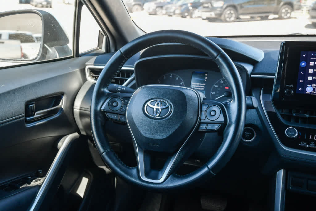 Used 2023 Toyota Corolla Cross AWD Hybrid image 12