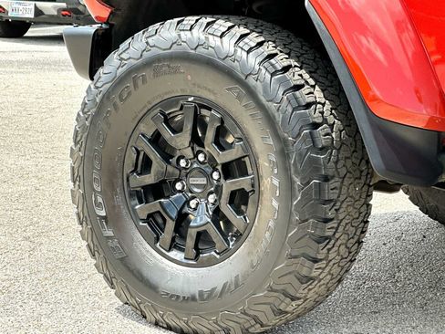 Used 2024 Ford Bronco Raptor AWD/4WD image 11