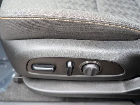 Used 2023 Chevrolet Equinox LT image 20