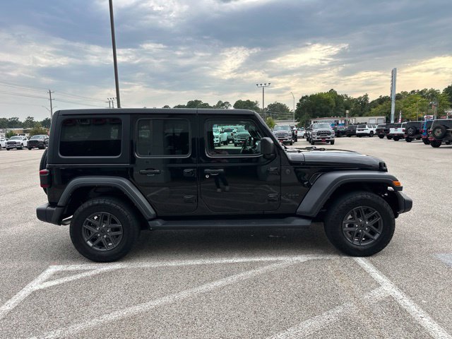 Used 2024 Jeep Wrangler Unlimited Sport AWD/4WD image 4