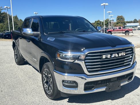 Used 2025 RAM 1500 Laramie image 3