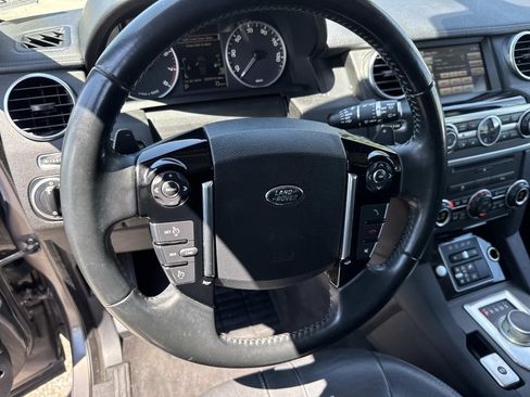 Used 2016 Land Rover LR4 HSE Silver Edition AWD/4WD image 24