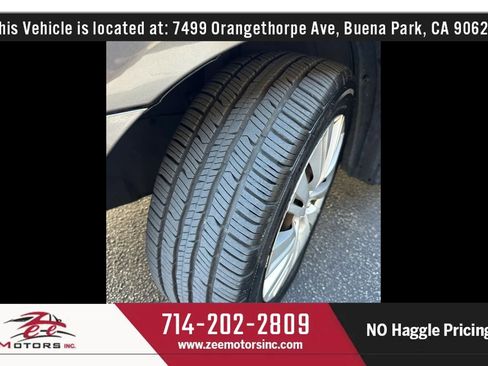 Used 2005 Toyota Matrix XR FWD image 50