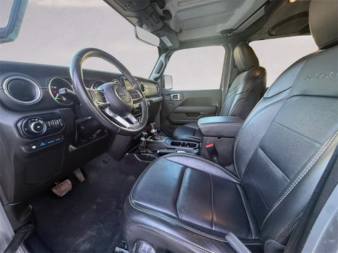 Used 2022 Jeep Wrangler Unlimited Sahara image 10