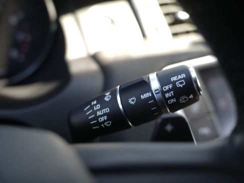 Used 2019 Land Rover Range Rover Evoque SE AWD/4WD image 53