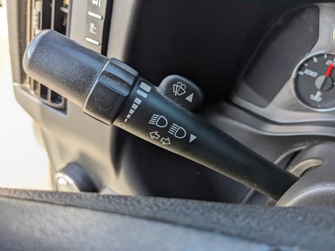 Used 2019 Chevrolet Express 2500 RWD image 32