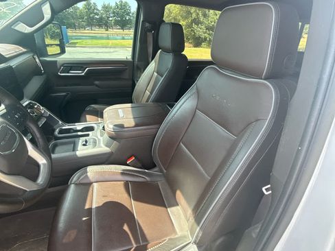 Used 2024 GMC Sierra 2500 Denali w/ Denali Reserve Package AWD/4WD image 4