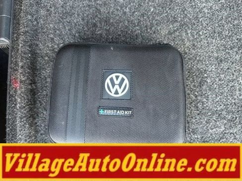 Used 2018 Volkswagen Tiguan SEL AWD/4WD image 38