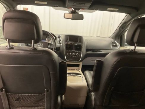 Used 2019 Dodge Grand Caravan SXT image 30