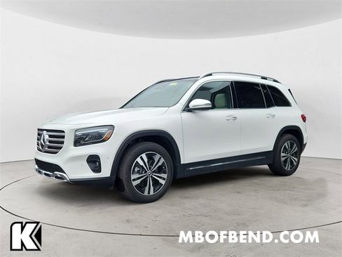 Used 2025 Mercedes-Benz GLB 250 4MATIC image 1