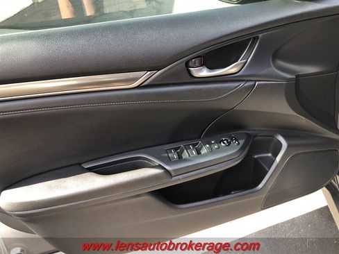 Used 2018 Honda Civic EX-L image 9