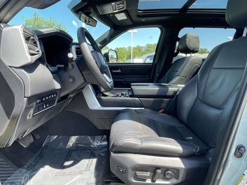 Used 2025 Toyota Tundra Platinum AWD/4WD image 16