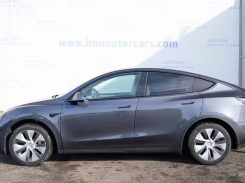 Used 2023 Tesla Model Y 2WD image 8