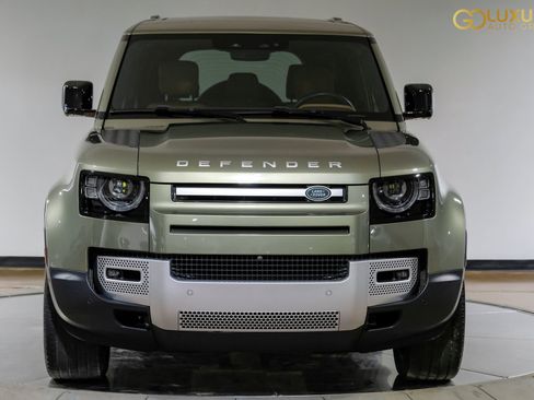 Used 2023 Land Rover Defender 110 SE image 7