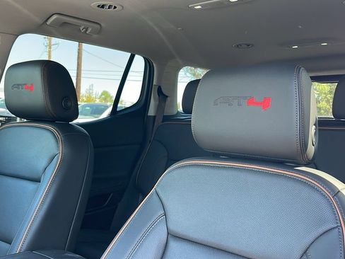 Used 2023 GMC Acadia AT4 w/ Technology Package image 12