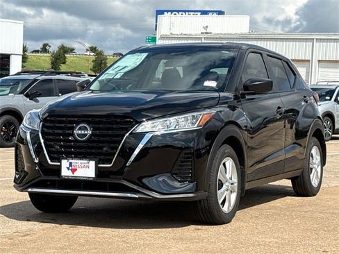 New 2025 Nissan Kicks Play S image 3