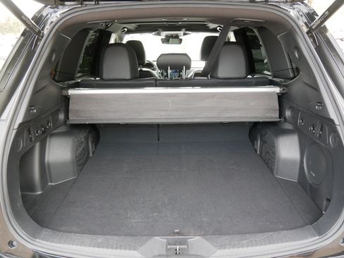 Used 2025 Subaru Forester Limited AWD/4WD image 18