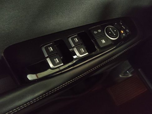 Used 2019 Kia Sorento SX FWD image 27