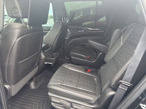 Used 2023 Cadillac Escalade Sport Platinum w/ LPO, ONYX Package AWD/4WD image 6