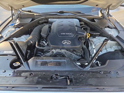 Used 2015 Hyundai Genesis 3.8 w/ Option Group 03 RWD image 10