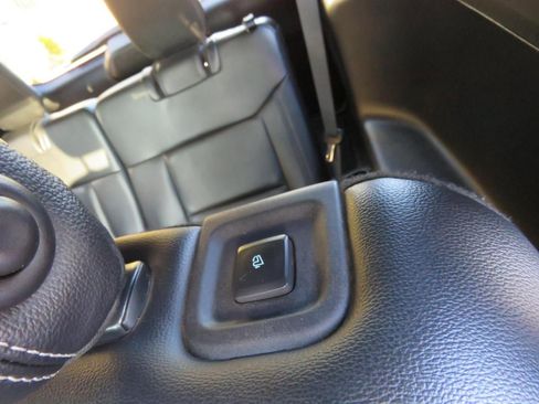 Used 2020 Ford Explorer Limited image 76