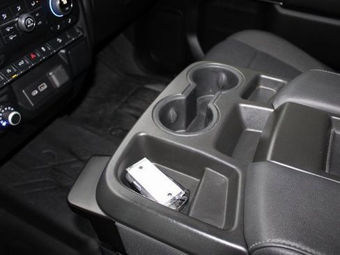 Used 2022 Chevrolet Silverado 1500 LT w/ Z71 Off-Road Package image 24