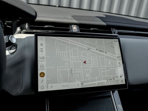 New 2026 Land Rover Range Rover Velar Dynamic SE image 13