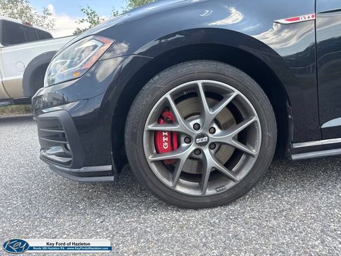 Used 2018 Volkswagen GTI SE FWD image 4