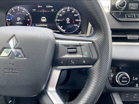 Used 2022 Mitsubishi Outlander SE AWD/4WD image 18