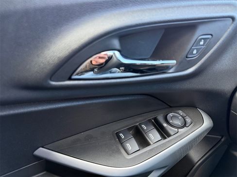 Used 2025 Chevrolet Trax LS w/ Driver Confidence Package image 28