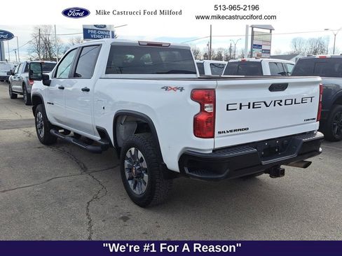 Used 2023 Chevrolet Silverado 2500 Custom w/ Custom Value Package image 3