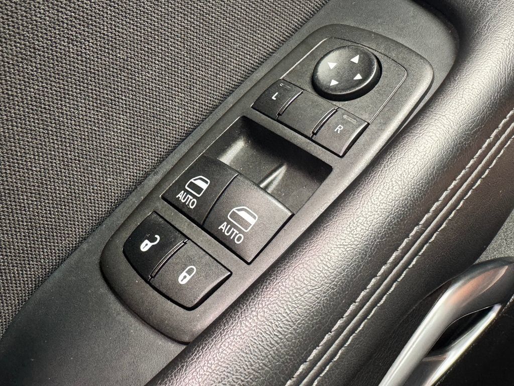 Used 2022 Dodge Challenger R/T Scat Pack RWD image 30