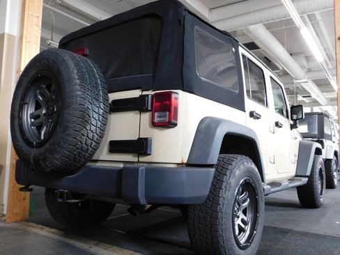 Used 2012 Jeep Wrangler Unlimited Sport image 5