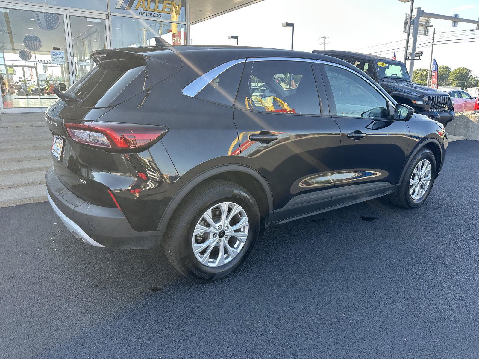 Used 2023 Ford Escape Active w/ Tech Pack #2 AWD/4WD image 14